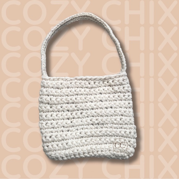 “The Chic Gurl” Handmade Crochet Shoulder Bag - Picture 2 of 4